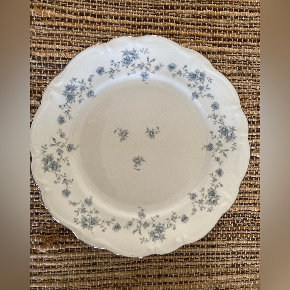 Vintage Johann Havilland Blue Garland 5 Piece Place Setting - Picture 4 of 11